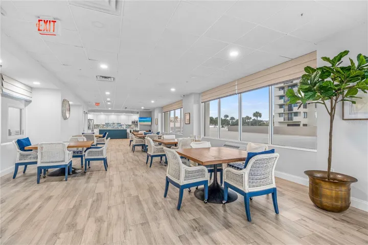 OCEANS 6 SOCIAL ROOM