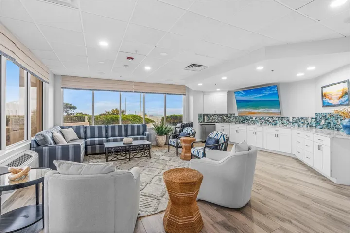 OCEANS 6 SOCIAL ROOM