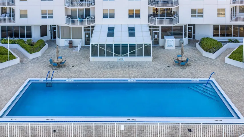 OCEANS 6 Pool