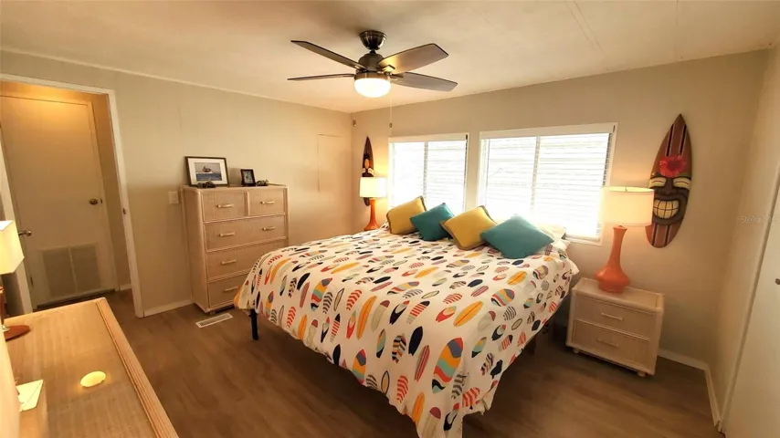 Master bedroom-king