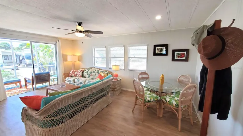 Kiving room