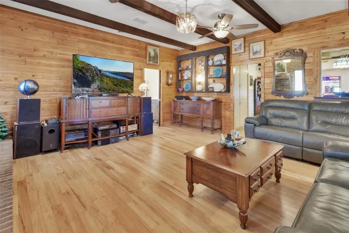 Living Room / Wood Floor