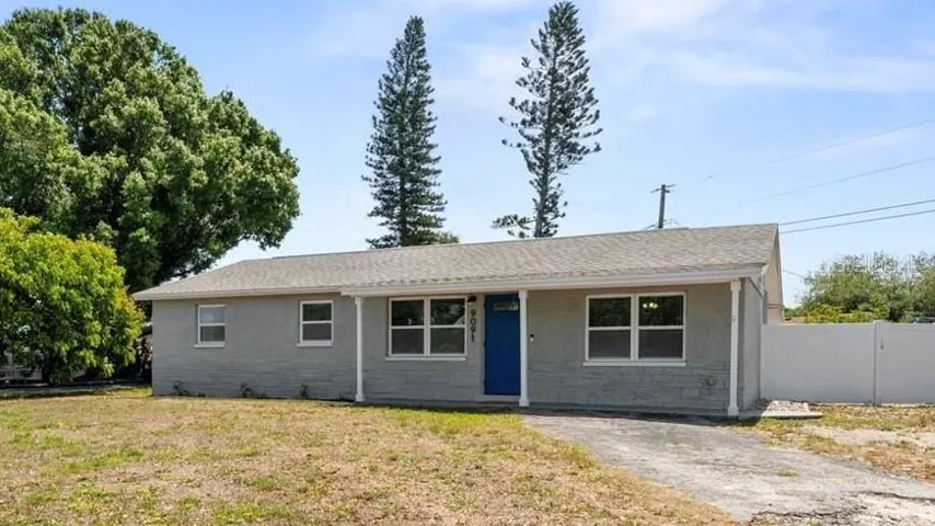 Adorable home that has been extremely well maintained