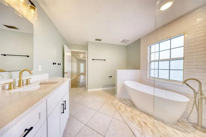 En-suite bathroom