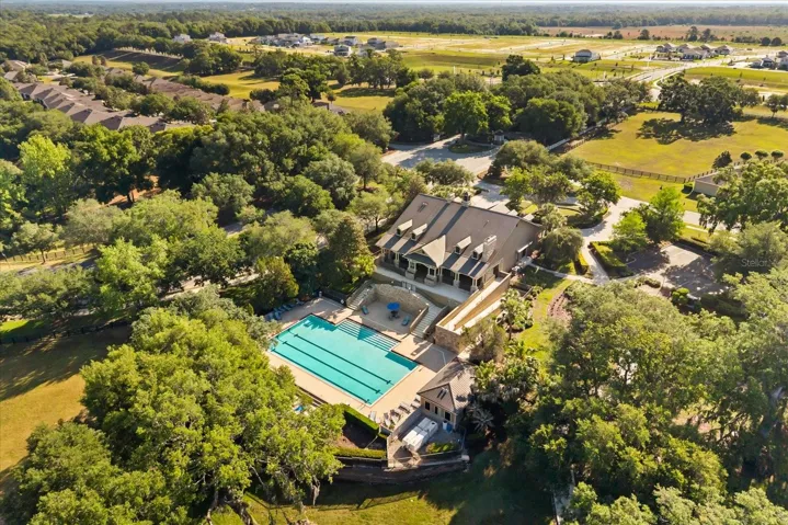 Clubhouse & Community Pool
