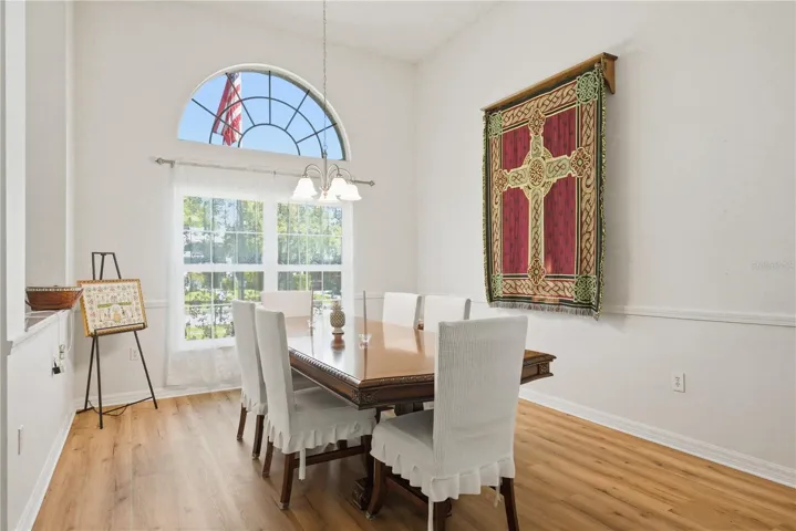 Spacious Dining Area - plenty of room!
