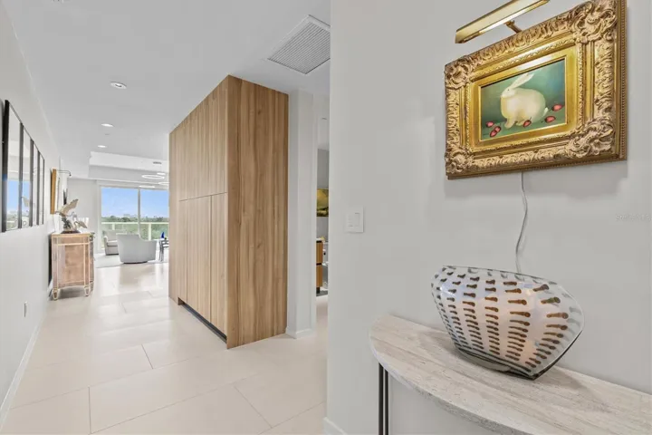 Unit Entry Foyer