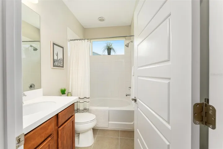 2ND GUEST BATHROOM