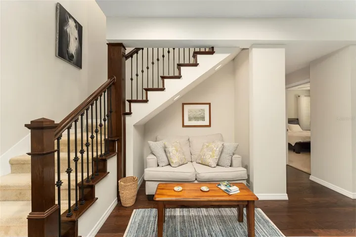 STAIR CASE/FOYER