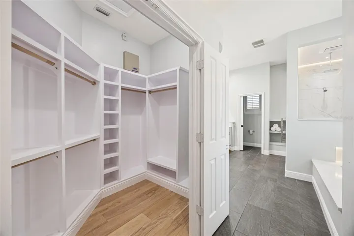 Walk in Closet