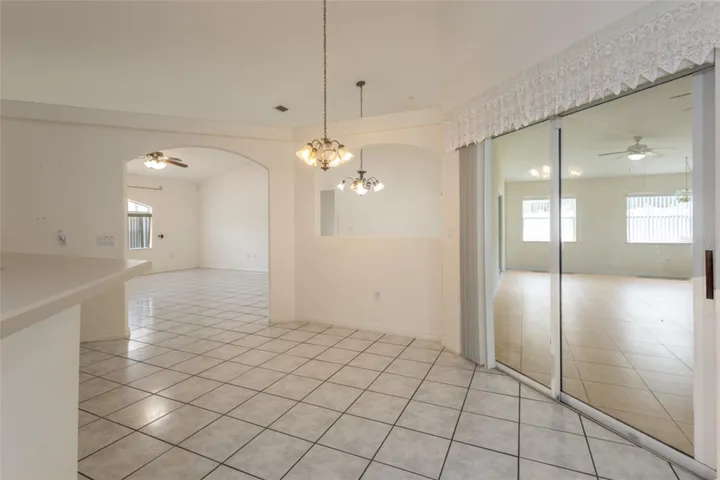 Kitchen table area