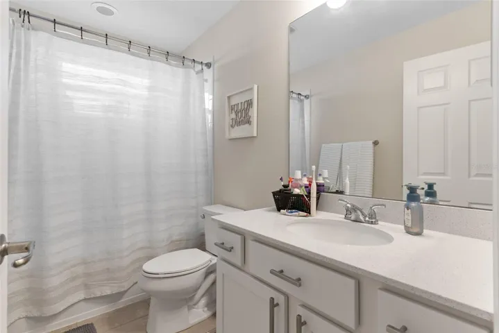 BATHROOM 2