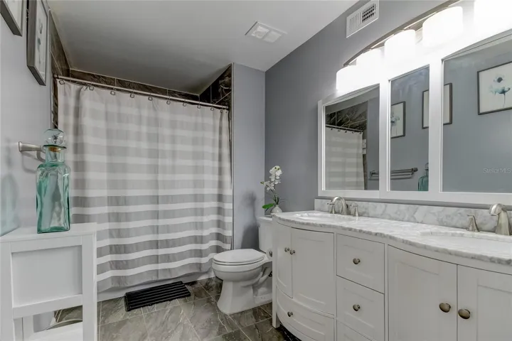 Primary En Suite Bath