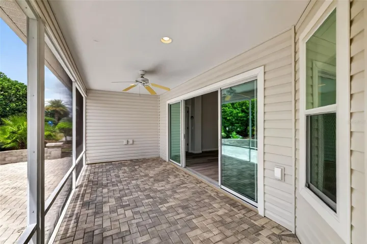 SPACIOUS PAVER Lanai