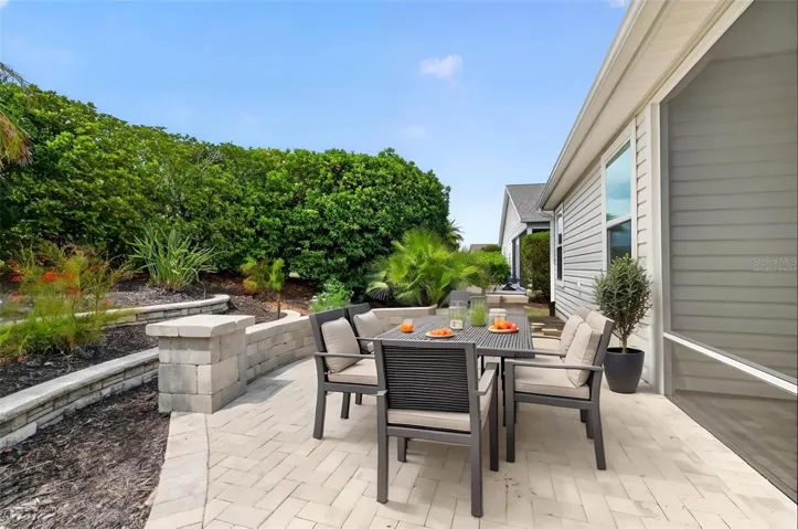 PAVER Patio -Virtually Staged