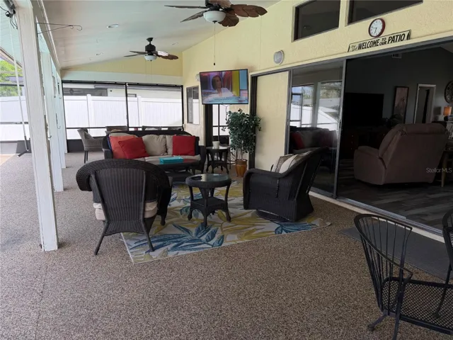 Huge Screened  in Lanai with Chattahoochee decking.