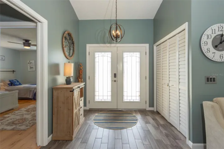Front entry has Beautiful double glass doors.