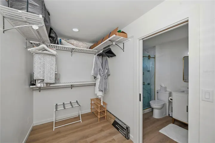 Walk in Closet
