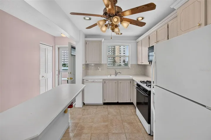 Kitchen 4