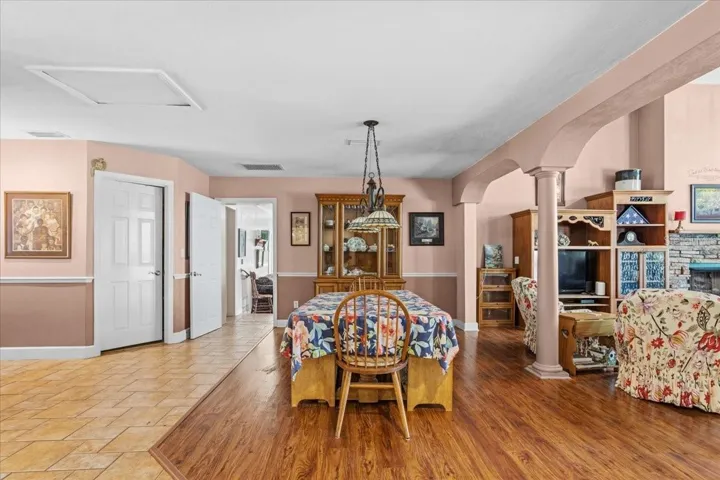Space for even the largest of dining tables!