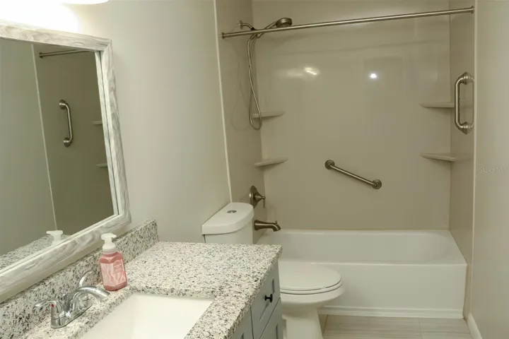 2nd bathroom