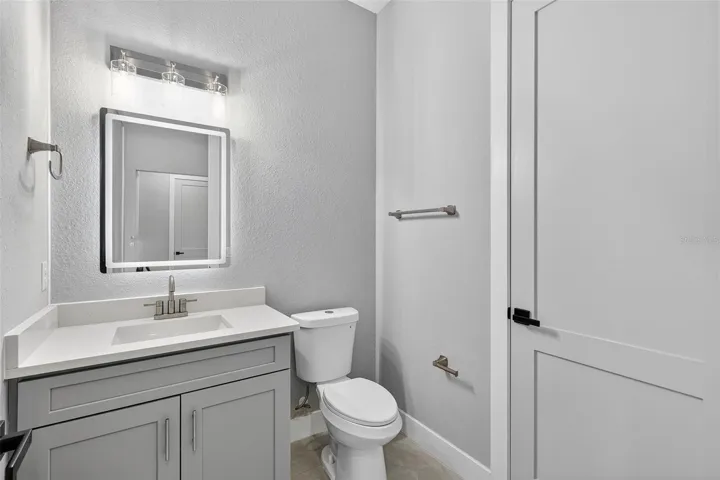 Powder Bath Rm with Linen Closet