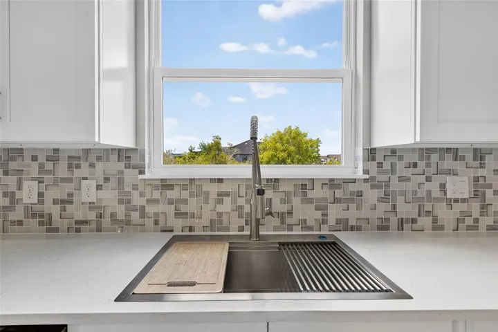 Kitchen Sink with Custom Cutting Board