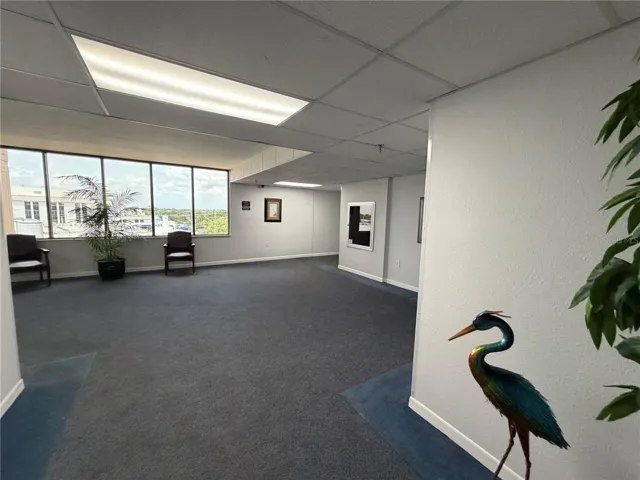 Exit Elevator 5th Floor