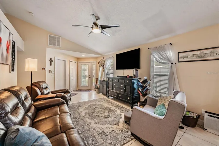 Living Room - Entrance