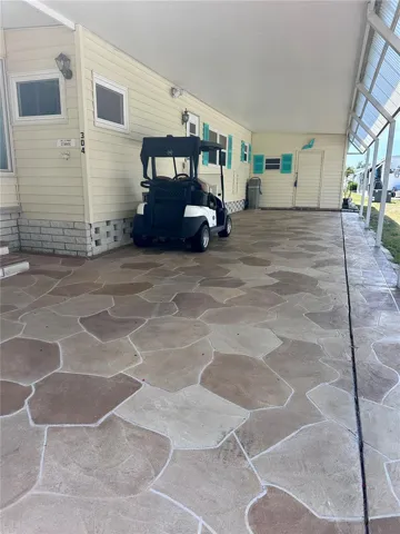 Wide driveway with custom sealant