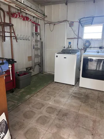 Shed with access to back