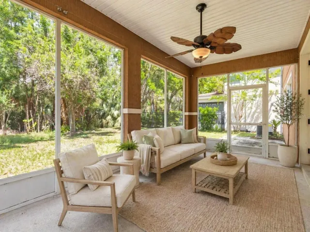 Virt Staged Screened Lanai