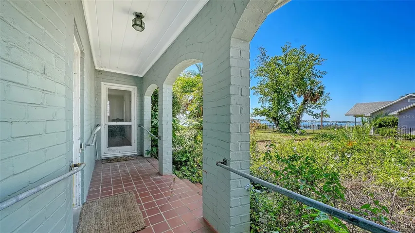 Covered Breezeway to Apartment