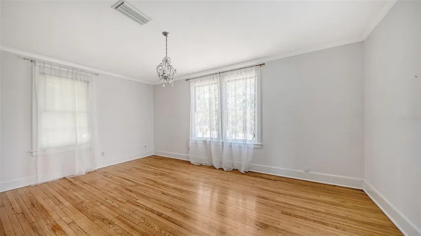 4th Bedroom (2nd floor)