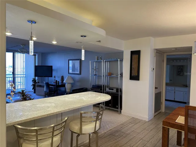 Open Living, Dining & Breakfast Bar