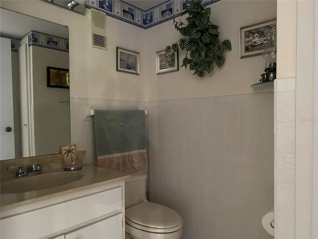 Guest half bath