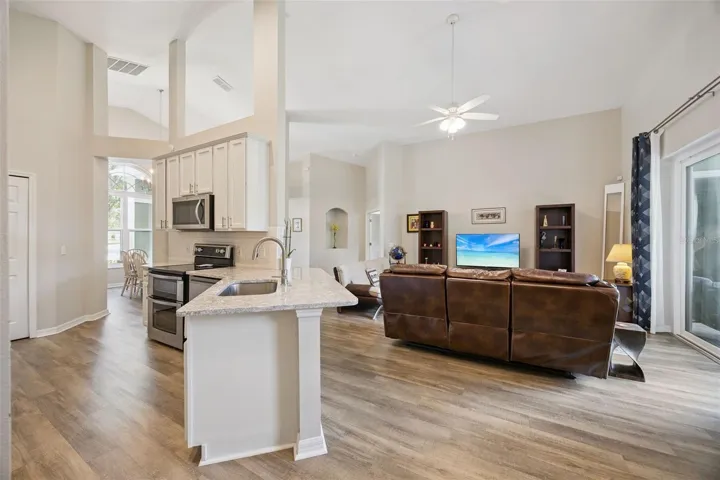 Kitchen/living