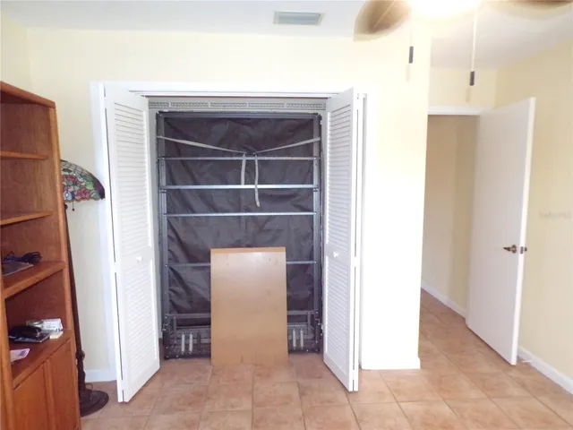 3rd bedroom with murphy bed