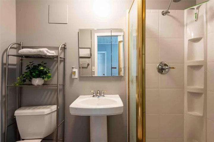 In-law suite bath.