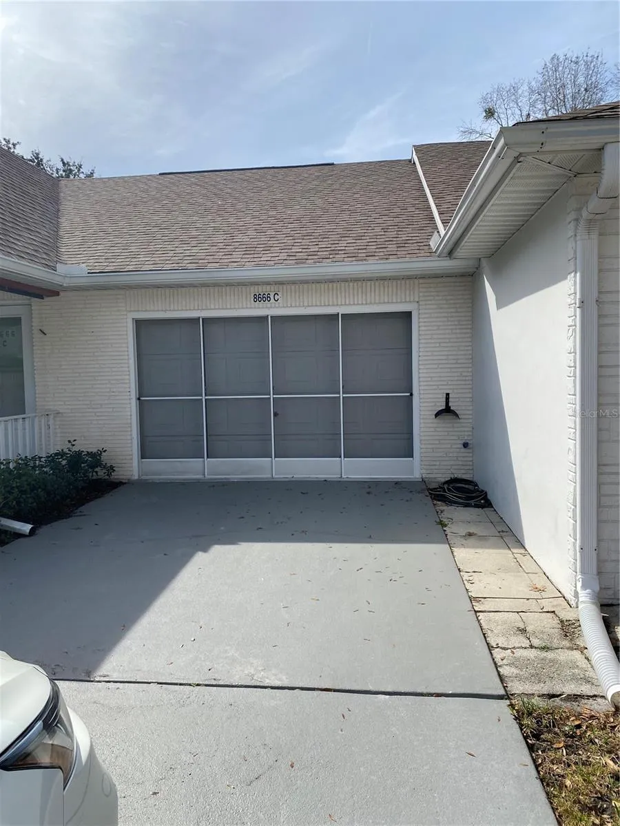 1-car garage with slider