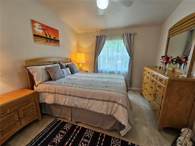 Guest bedroom-queen