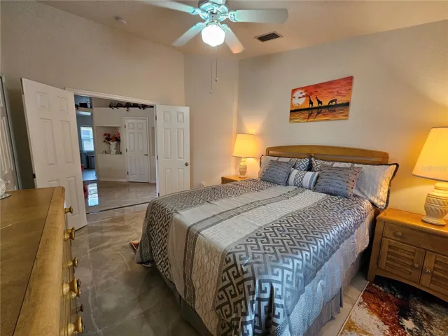 Guest bedroom-queen