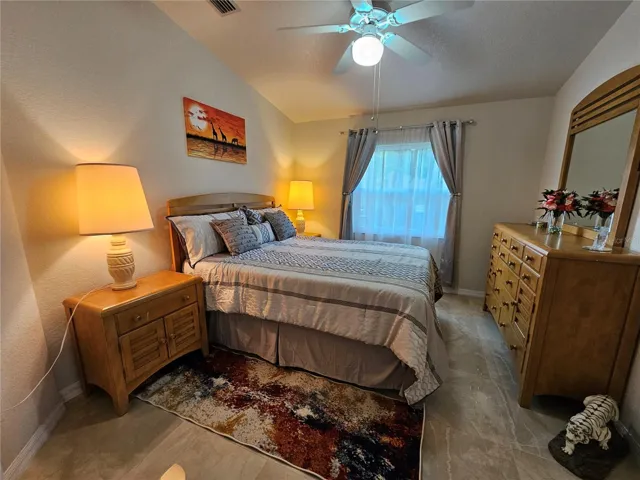 Guest bedroom-queen