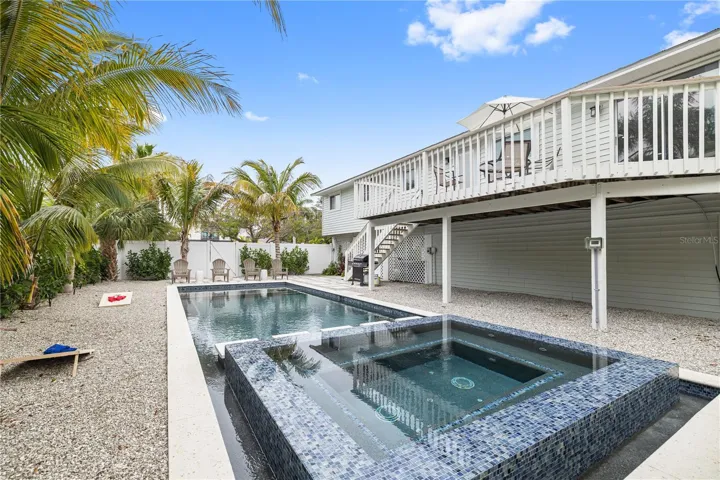 pool/outdoor space