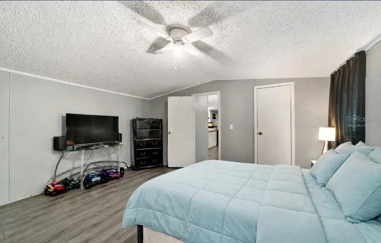 Bring your complete king size bedroom.set.Virtually staged