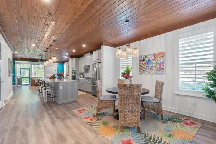 Dining Area to Kitchen
