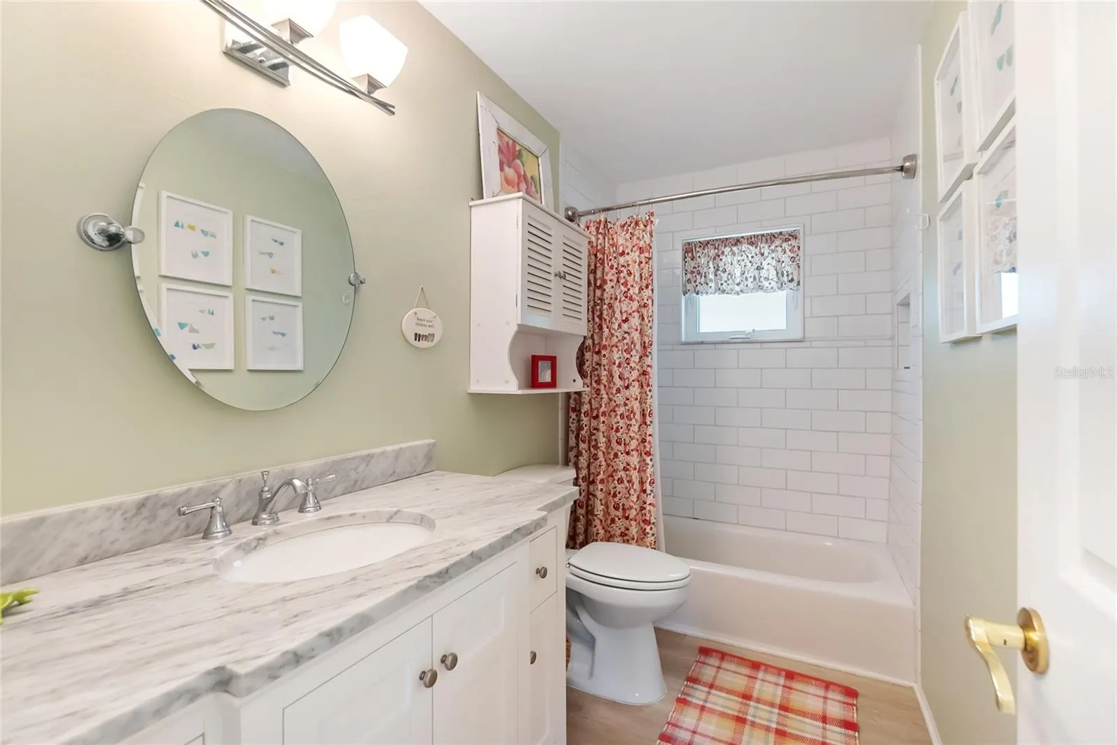 Updated Guest Bathroom