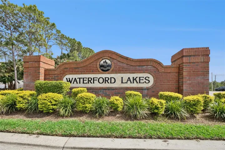 Waterford Lakes Community Sign