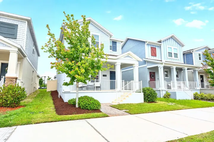 Shopping, dining, and everyday conveniences are close by in Kissimmee, with EASY ACCESS to major roadways such as Florida's Turnpike and U.S. Route 192 for a smooth commute throughout Central Florida.