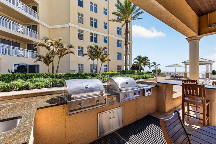Outdoor Kitchen